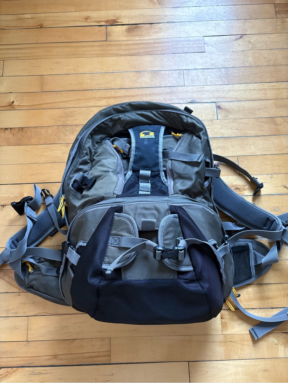 MountainSmith Borealis AT Grey Outdoor Camera Hiking Backpack